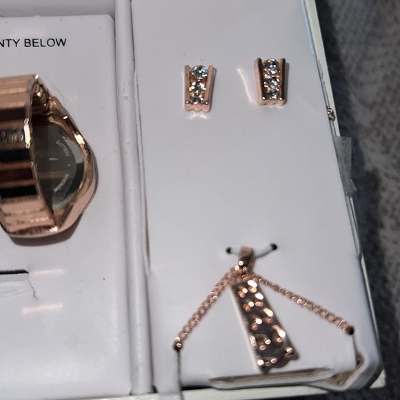 Jessica Simpson Rose Gold Crystal 3 Piece Set Ring Watch + Necklace & Earrings - Picture 8 of 12